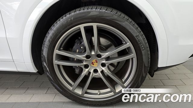 포르쉐 카이엔 (PO536)