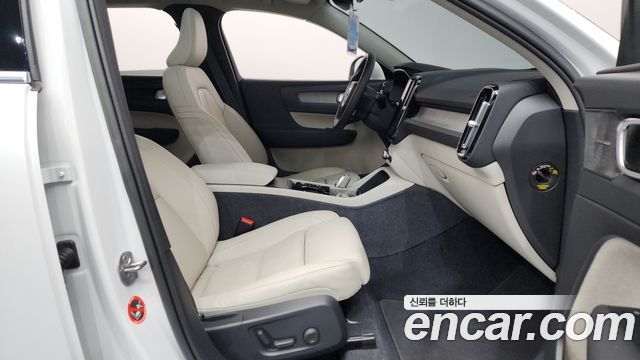 볼보 XC40