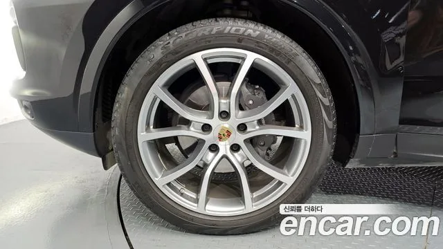 포르쉐 카이엔 (PO536)