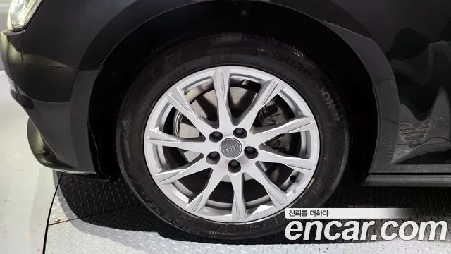 아우디 A4 (B9)