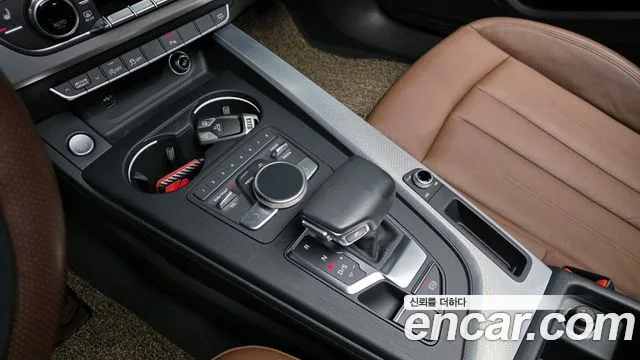 아우디 A4 (B9)