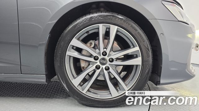 아우디 A6 (C8)