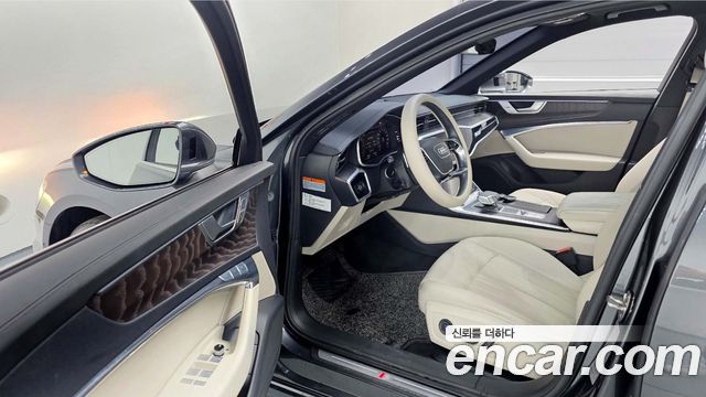 아우디 A6 (C8)
