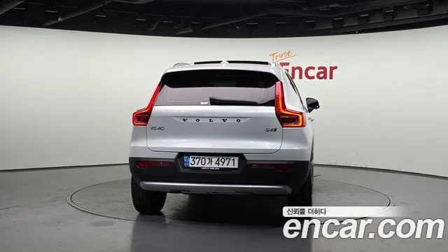 볼보 XC40