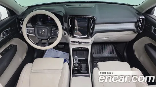 볼보 XC40
