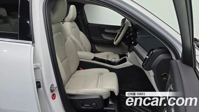 볼보 XC40