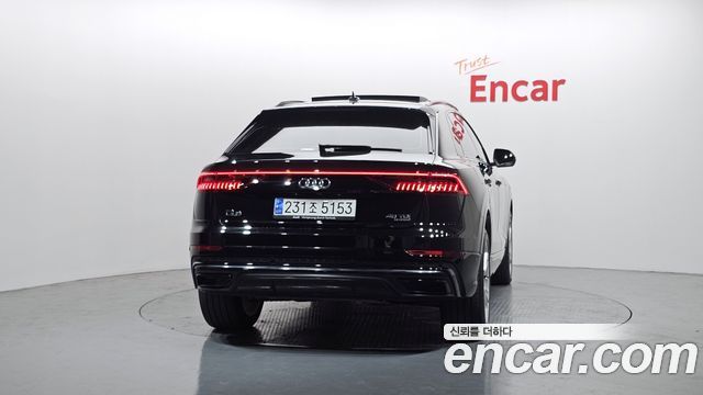 아우디 Q8 (4M)