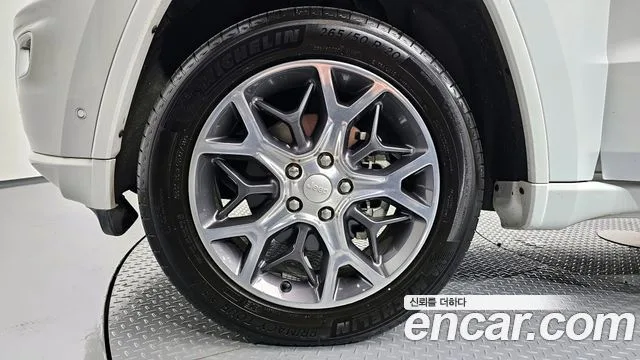 지프 그랜드 체로키