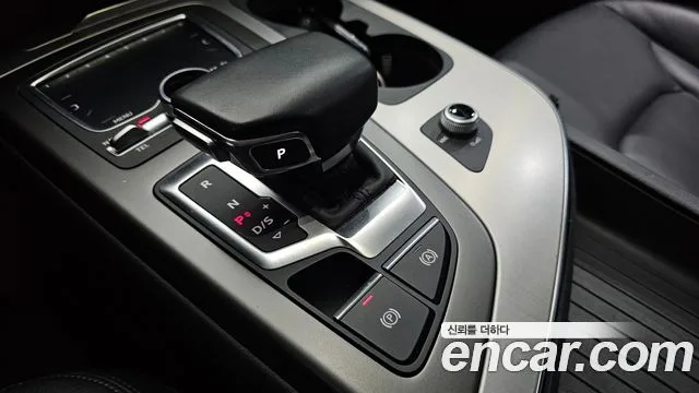 아우디 Q7 (4M)