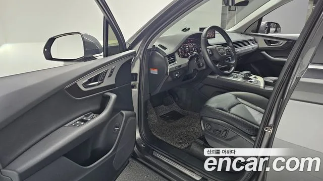 아우디 Q7 (4M)