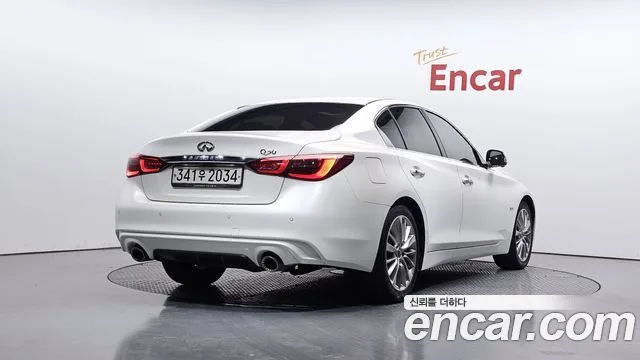 인피니티 Q50