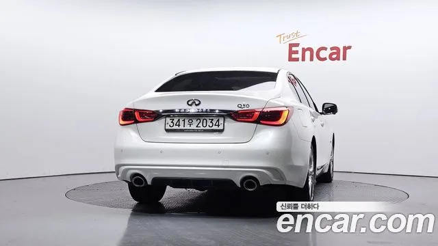 인피니티 Q50
