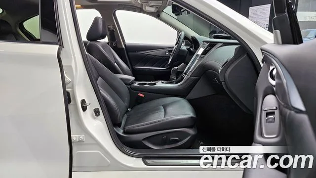 인피니티 Q50