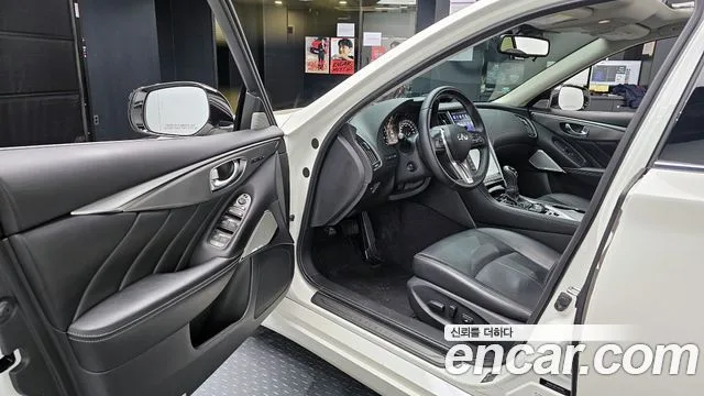 인피니티 Q50