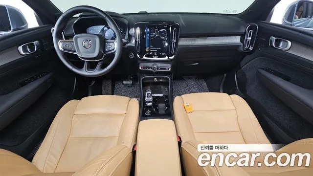볼보 XC40