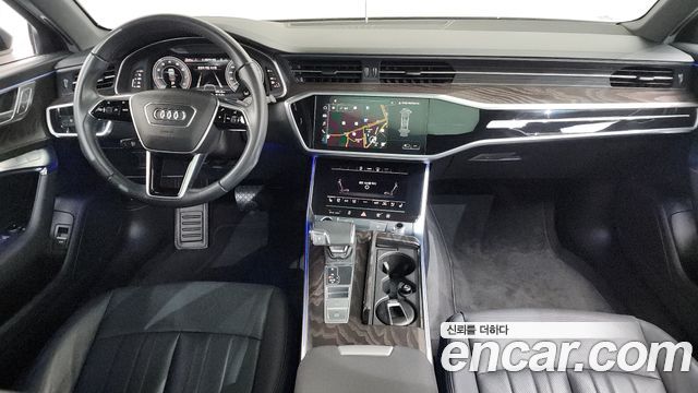 아우디 A6 (C8)