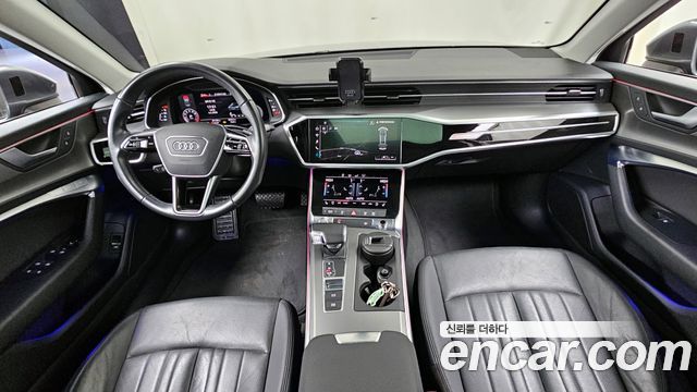 아우디 A6 (C8)