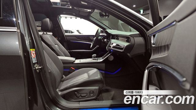아우디 A6 (C8)