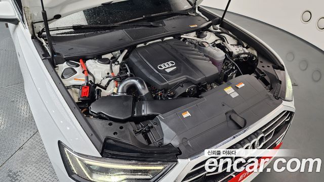 아우디 A6 (C8)