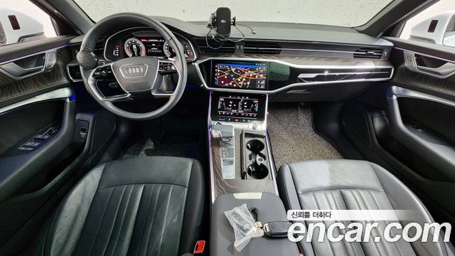 아우디 A6 (C8)