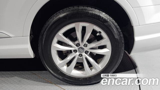 아우디 Q7 (4M)