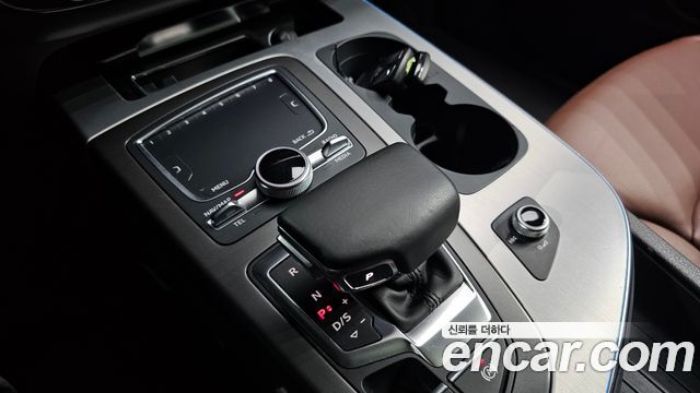 아우디 Q7 (4M)