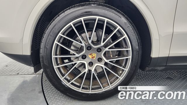 포르쉐 카이엔 (PO536)